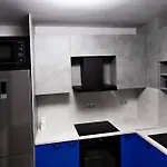 Very Spacious & Modern 3Bed Near Airport & Centre