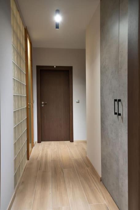 Very Spacious & Modern 3bed Near Airport & Centre Apartament *