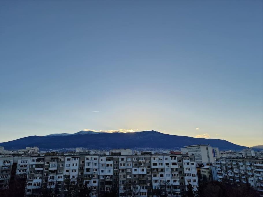 Very Spacious & Modern 3bed Near Airport & Centre *
