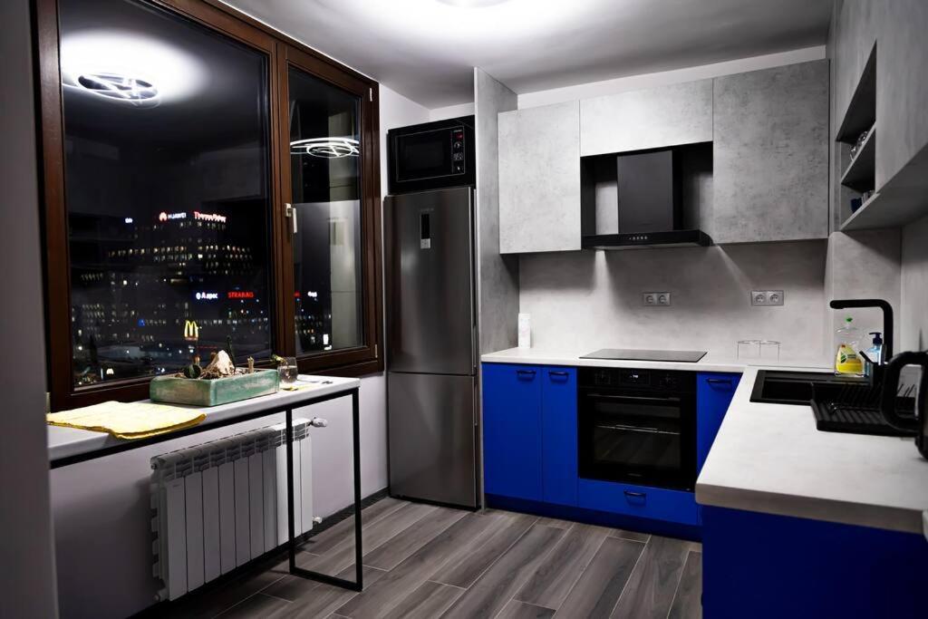 Very Spacious & Modern 3bed Near Airport & Centre Apartament